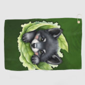 Wolvenwelp in het groen: golfhanddoek (Horizontaal)