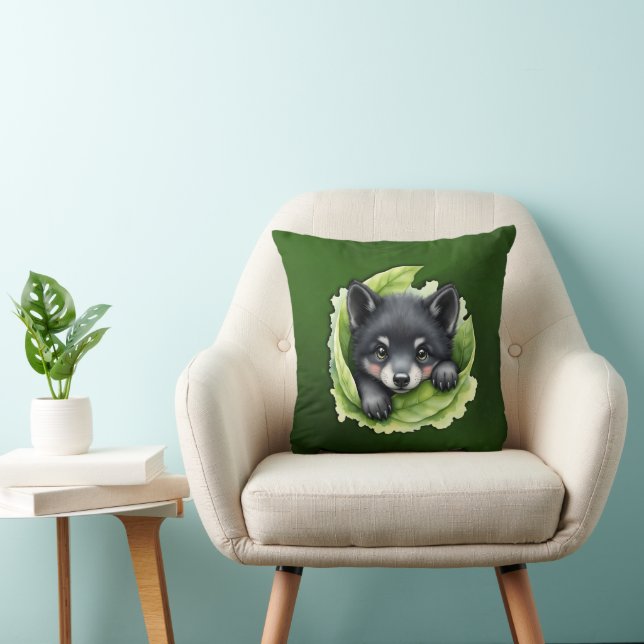 Wolvenwelp in het groen: kussen (Stoel)