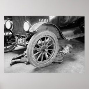 Woman Car Mechanic uit 1920 Poster