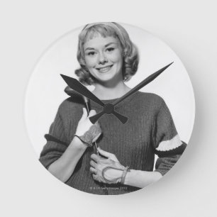 Woman Holding Golf Club Ronde Klok
