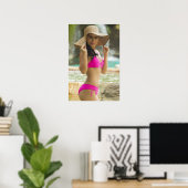 Woman In A Pink Bikini Poster (Thuiskantoor)