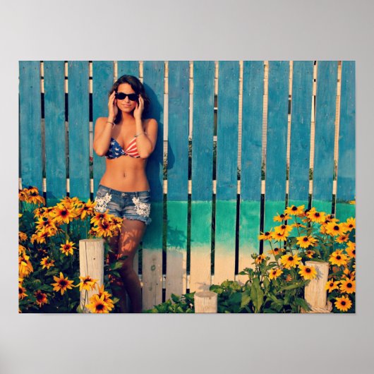Woman In An American Flag Bikini Poster (Voorkant)