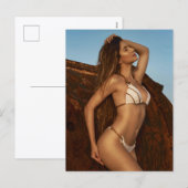 Woman In Bikini Posing By Rusted Metal Feestdagenkaart (Voorkant / Achterkant)