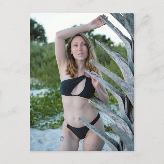 Woman In Black Bikini Posing On Sandy Beach Feestdagenkaart (Voorkant)