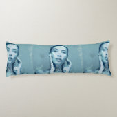 "Woman in Blue" Premium Canvas  Lichaamskussen (Achterkant)