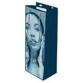 "Woman in Blue" Premium Canvas Wijn Cadeautas (Voorkant Gekanteld)