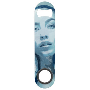 "Woman in Blue" Speed Flessenopener