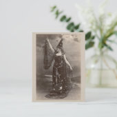 Woman in Vintage Victorian Witch Costume Briefkaart (Staand voorkant)