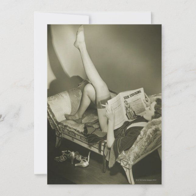 Woman Reading Magazine (Voorkant)