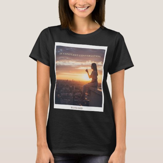 Woman Sitting At Sunset Talking With God T-shirt (Voorkant)