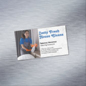 Woman Spray Cleaning | Maid Magnetisch Visitekaartje (Voorbeeld)