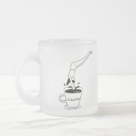 woman swimming in coffee cup matglas koffiemok