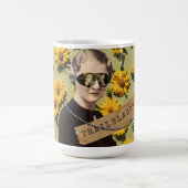  Woman Trailblazer Daisies Kitsch Koffiemok (Center)