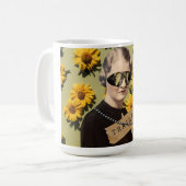  Woman Trailblazer Daisies Kitsch Koffiemok (Voorkant links)