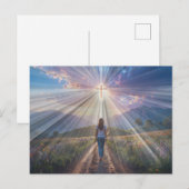 Woman Walking Toward Glowing Cross – Faith Journey Briefkaart (Voorkant / Achterkant)