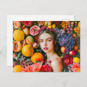 Woman with citrus fruits and flower garland briefkaart (Voorkant / Achterkant)