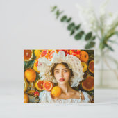 Woman with citrus fruits and flower garland briefkaart (Staand voorkant)