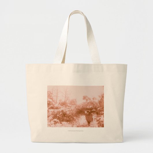Woman Wood Gatherer Grote Tote Bag (Voorkant)