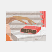 Womans hand pushing on alarm clock snooze button fleece deken (Voorkant (Horizontaal))