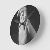 Womans Hands Ronde Klok (Hoek)