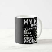 Women My Man Risks Life Firefighter Girlfriend Koffiemok (Voorkant rechts)