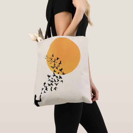 Women, Sun & Flying Birds Silhouette Minimalist Tote Bag (Dichtbij)