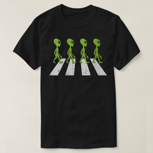 Womens Aliens Crossing Road Funny Crosswalk Pun Sp T-shirt (Design voorkant)