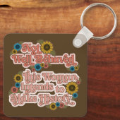 Women's Empowerment Retro jaren 60 en 70 Bloemen Sleutelhanger (Achterkant)