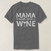 Womens Mama heeft wat wijn nodig met een wijngaard T-shirt (Design voorkant)
