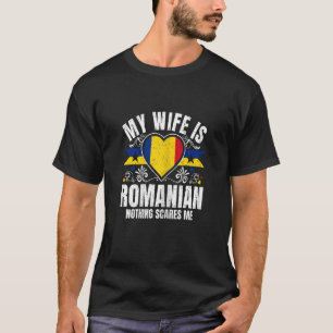 Womens mijn vrouw is een roedel van het Roemeense T-shirt
