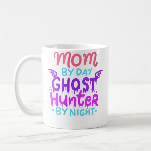Womens Mom By Day - Ghost Hunter By Night Hallowee Koffiemok (Links)