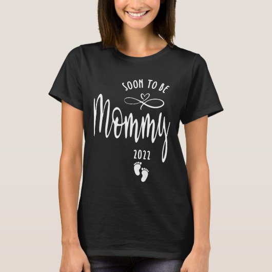 Womens Mom Soon To Be Mommy 2022 Mother Pregnant T-shirt (Voorkant)