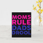 Womens Moms Rule Dads Drool Funny Mother's Day Gra Kaart (Gele Bloem)