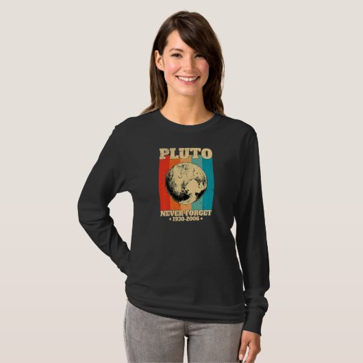 Womens Never Forget Pluto Retro Space Science T-shirt (Voorkant volledig)