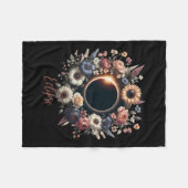 Womens Solar Eclipse Shirt met bloembloemen Fleece Deken (Voorkant (Horizontaal))