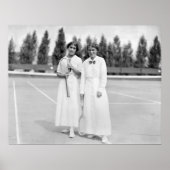 Women's Tennis Champions, 1913 Poster (Voorkant)