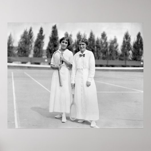 Women's Tennis Champions, 1913 Poster (Voorkant)