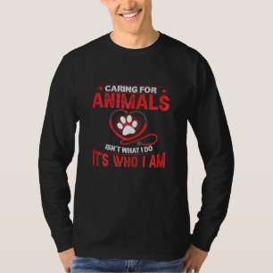 Womens Veterinarian Gif Vet Tech Caring for Animal T-shirt