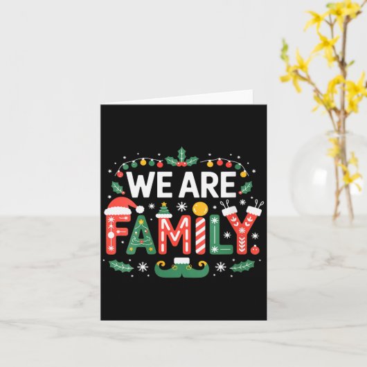 Womens We Are Family Christmas 2025 Pajamas Funny Kaart (Gele Bloem)