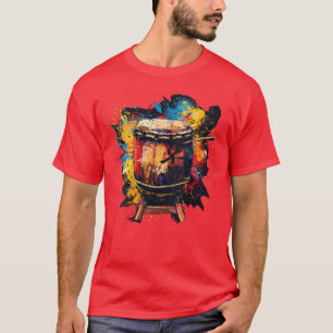 Womensaiko Drum instrument op kleurrijk geschilder T-shirt