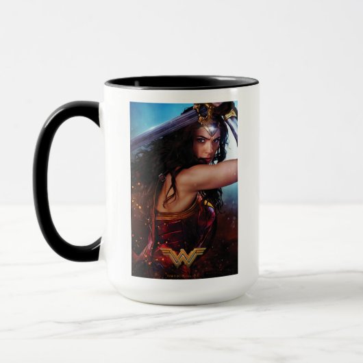 Wonder-vrouw blokkeert zwaard mok (Links)