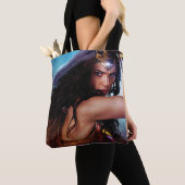 Wonder-vrouw blokkeert zwaard tote bag (Dichtbij)