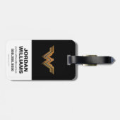 Wonder-vrouw die blokkeert met racelets bagagelabel (Achterkant horizontaal)