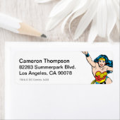 Wonder-vrouw die vooraan vliegt etiket (Insitu)