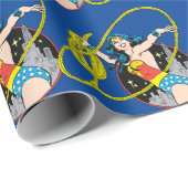 Wonder-vrouw met achtergrond stad cadeaupapier (Rol Hoek)