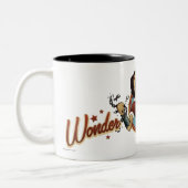 Wonder Woman Bombshell Name Graphic Tweekleurige Koffiemok (Links)