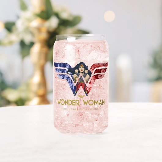 Wonder Woman Crossed Arms in Logo Collage Blikvorm Glas (Insitu (Huwelijk))