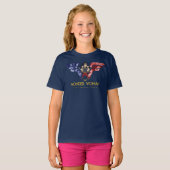 Wonder Woman Crossed Arms in Logo Collage T-shirt (Voorkant volledig)