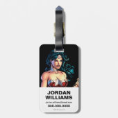 Wonder Woman Gripping Lasso Atop Rock Bagagelabel (Achterkant verticaal)