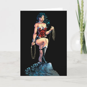 Wonder Woman Gripping Lasso Atop Rock Kaart